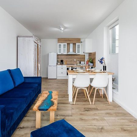 Green Square Apartment With Balcony Swinoujscie By Noclegi Renters 외부 사진