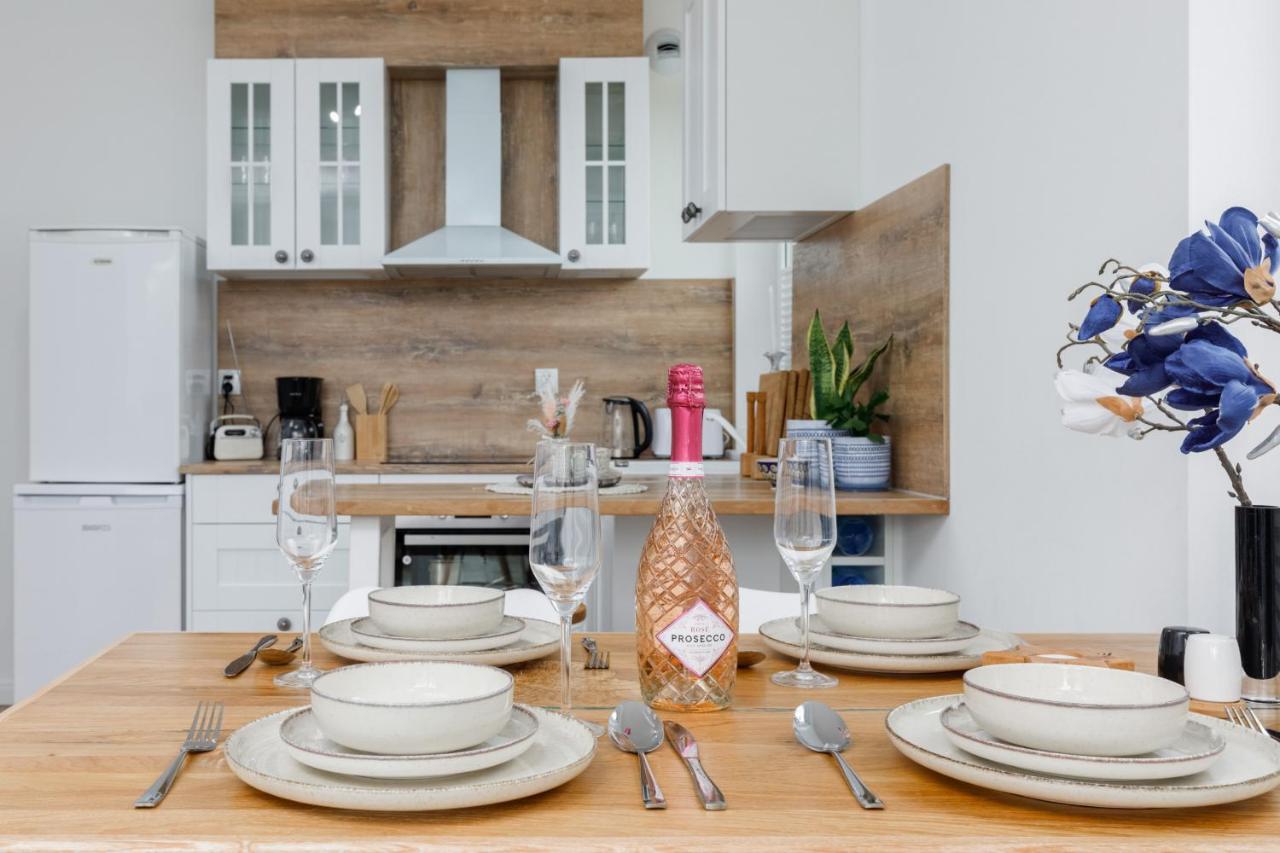 Green Square Apartment With Balcony Swinoujscie By Noclegi Renters 외부 사진