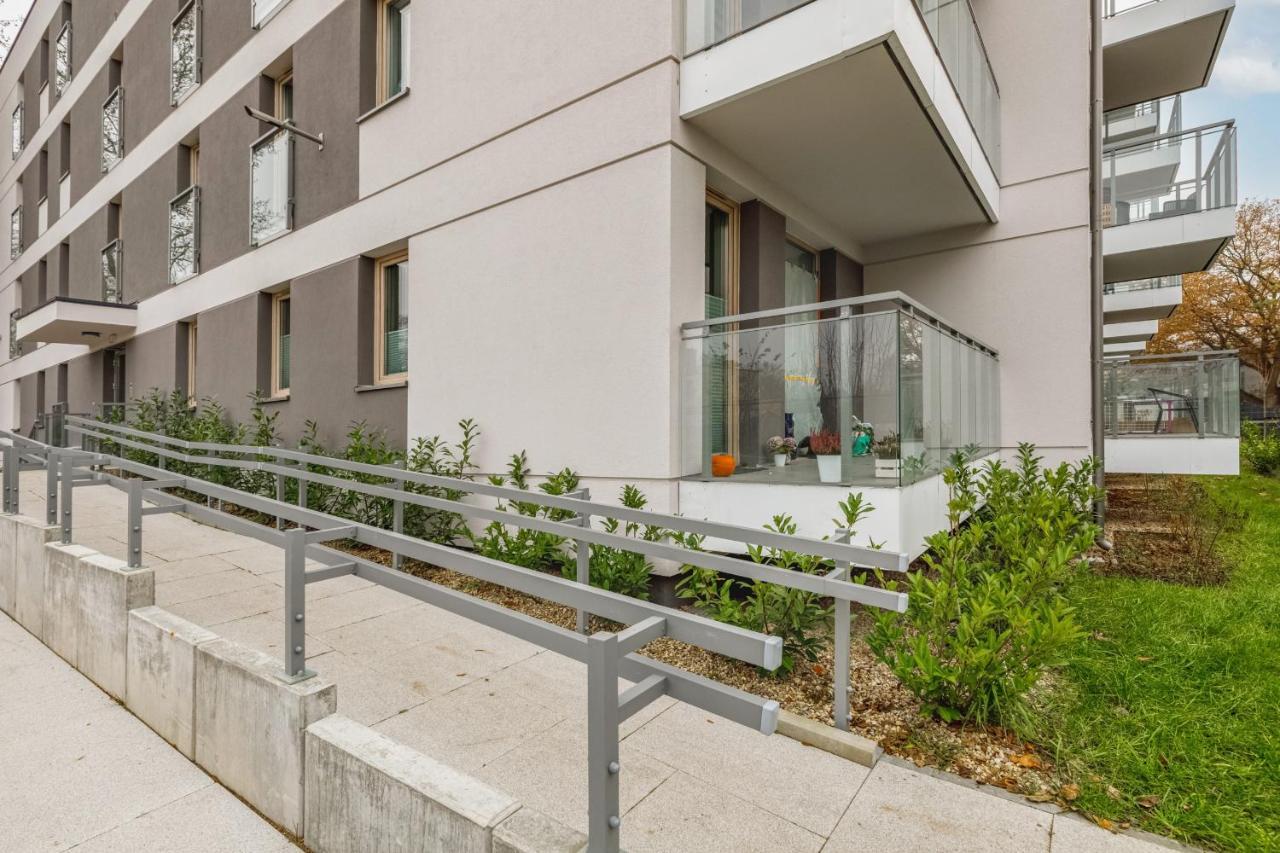 Green Square Apartment With Balcony Swinoujscie By Noclegi Renters 외부 사진