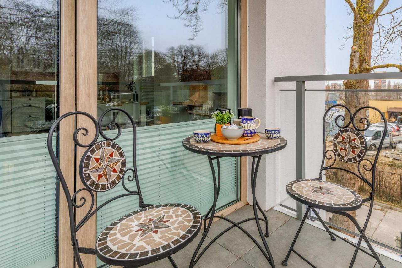 Green Square Apartment With Balcony Swinoujscie By Noclegi Renters 외부 사진