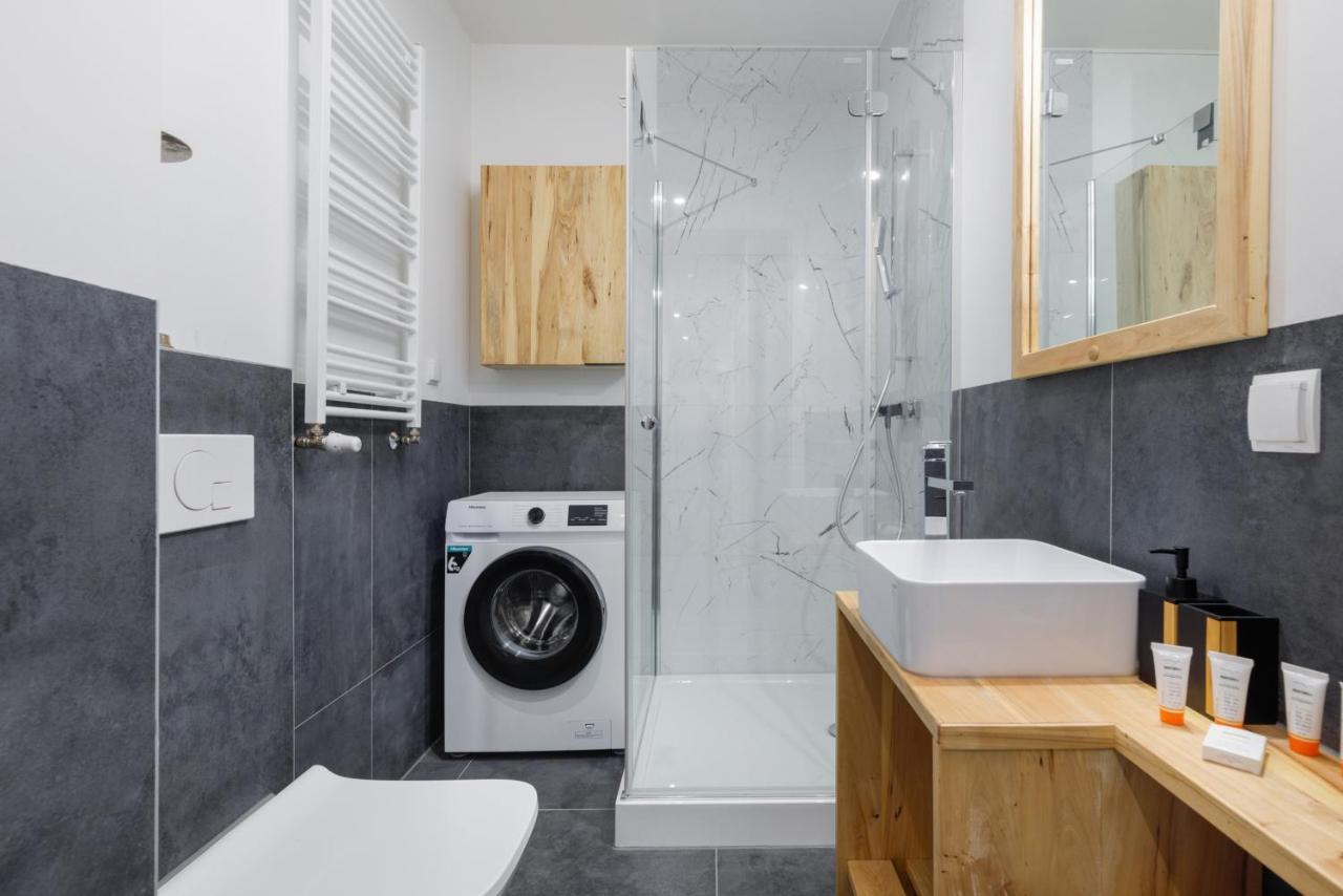 Green Square Apartment With Balcony Swinoujscie By Noclegi Renters 외부 사진